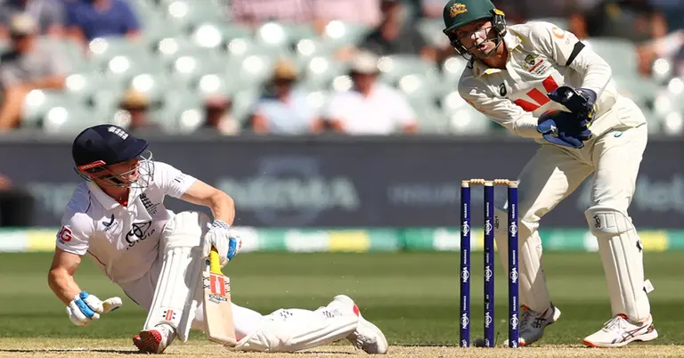 ম্যাচে ইংল্যান্ডের ব্যাটিং ইনিংসের একটি মুহূর্ত